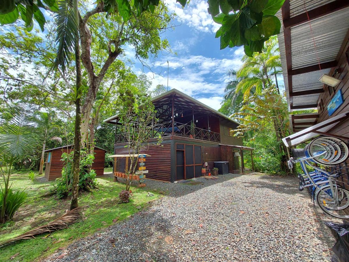Casa Oceana Bed & Breakfast Bocas del Toro Esterno foto