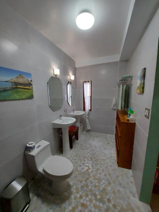 Casa Oceana Bed & Breakfast Bocas del Toro Esterno foto